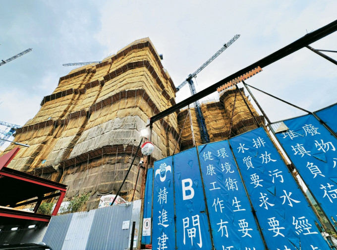 精进建筑近年涉及多宗夺命事故，政府明言拒绝其注册续期申请，只是地盘死亡事故一连串跟进行动之一。